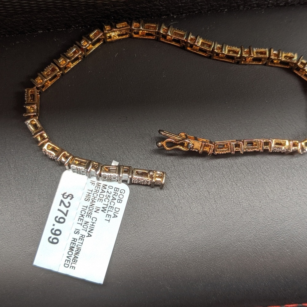 Diamond accented tennis bracelet - Picture 3 of 3